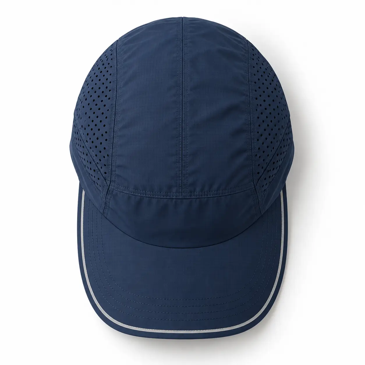 Une casquette de course à pied légère protège vos yeux et reste en place